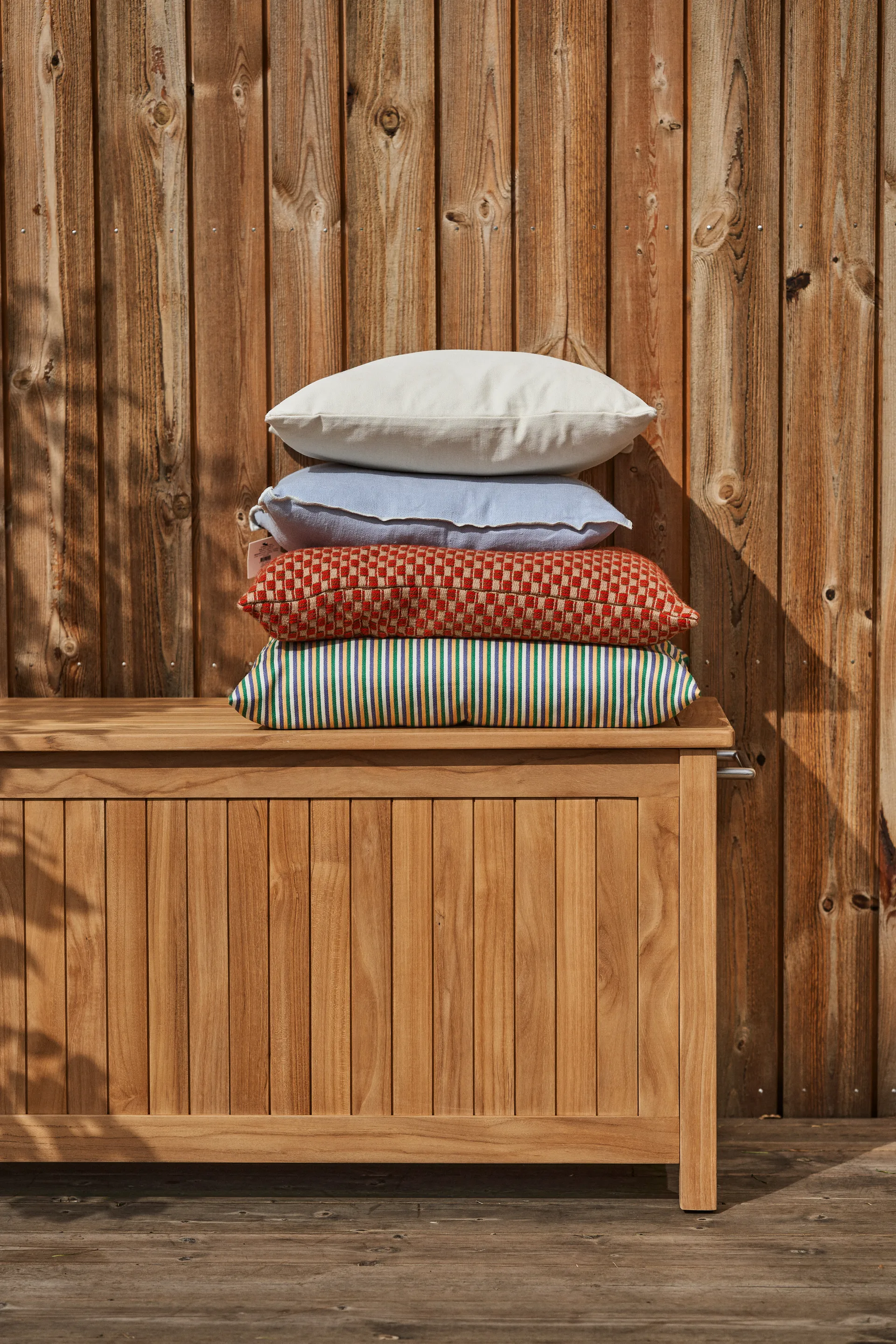 Bjärknäs dynbox med hjul L 180x85x75 cm, Teak 1898