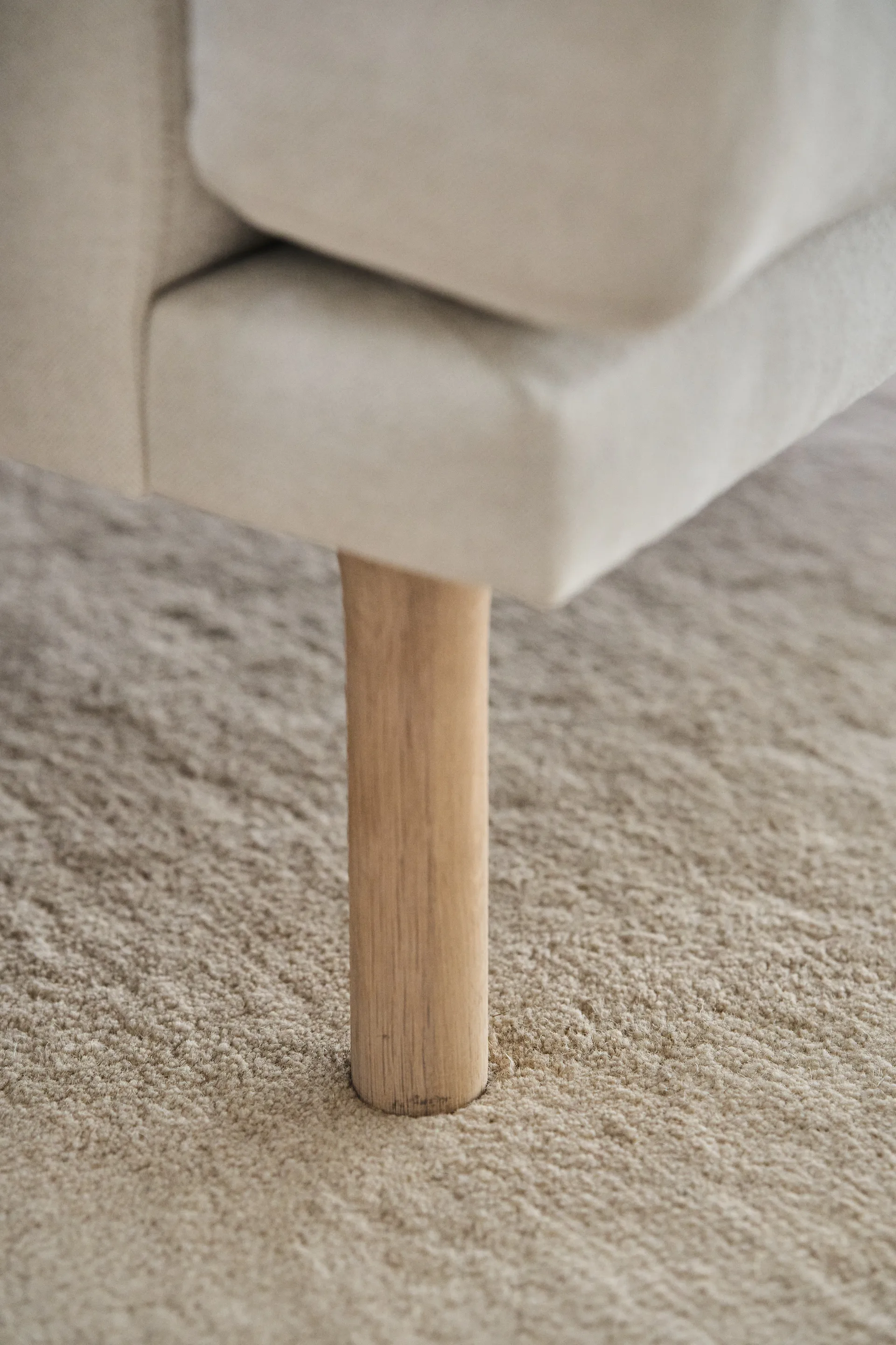 Lidnäs fåtölj, Caleido Beige 9600-vitoljad ek 1898