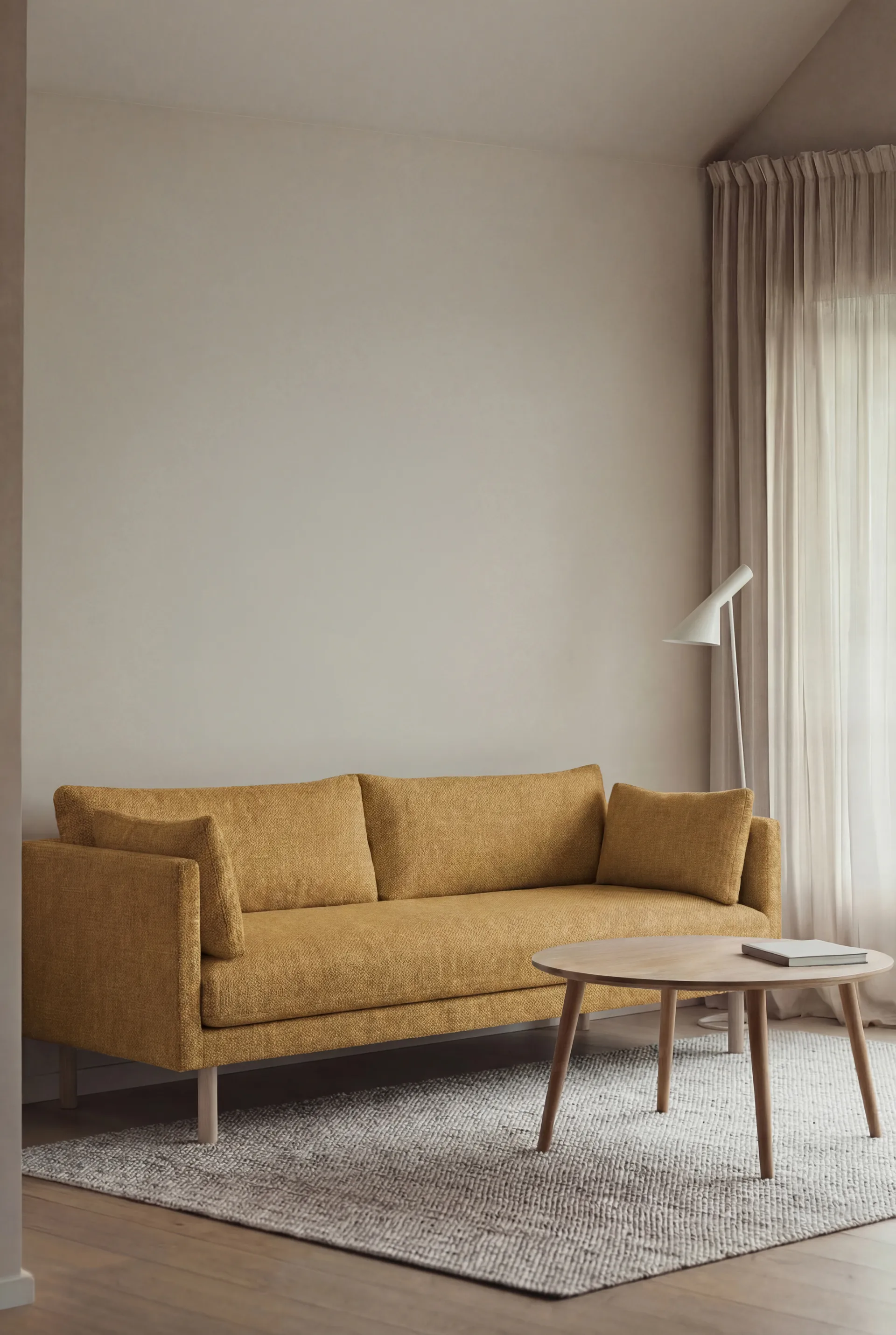 Linnevik soffa, Luiza Mustard 3972-vitoljad ek, 3-sits 1898
