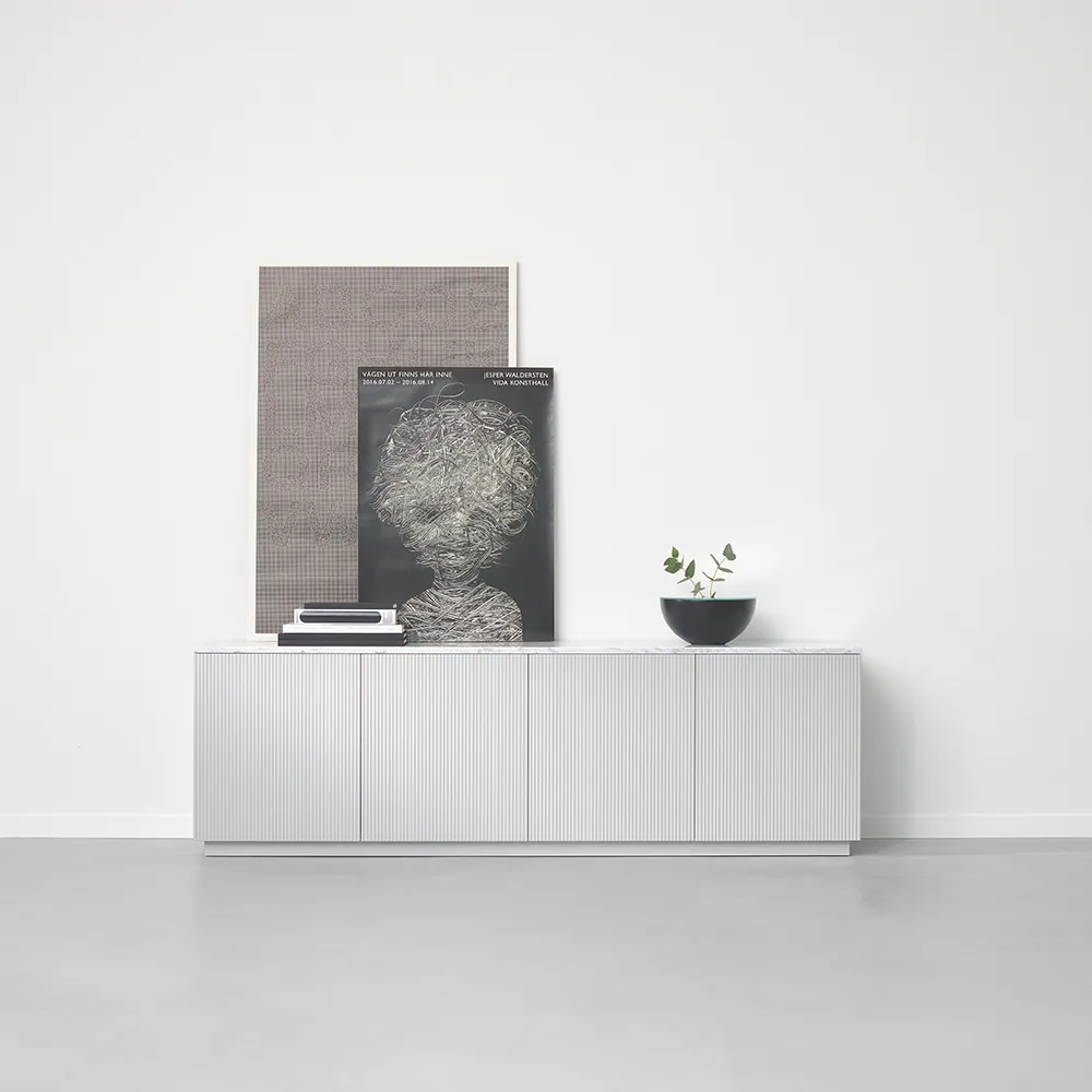 Beam sideboard, ljusgrå, sockel i vitoljad ek A2