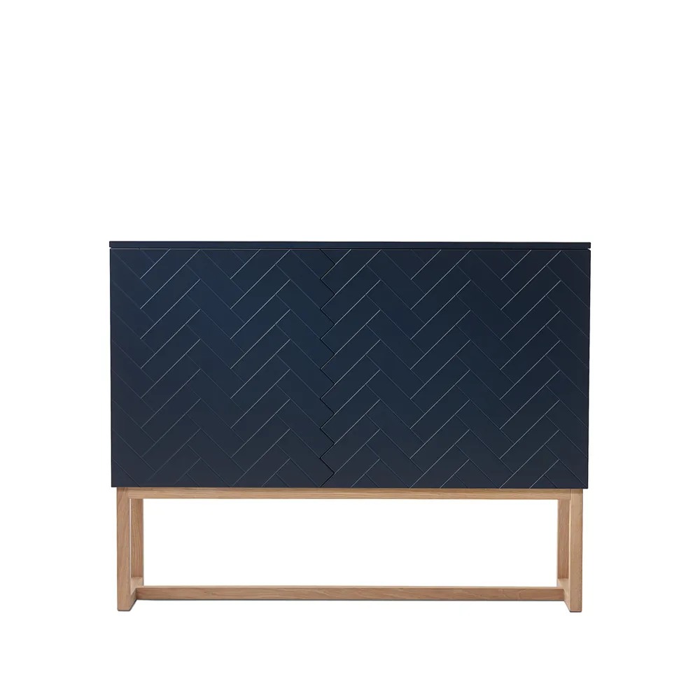 Story sideboard, midnattsblå, vitoljat ekstativ A2