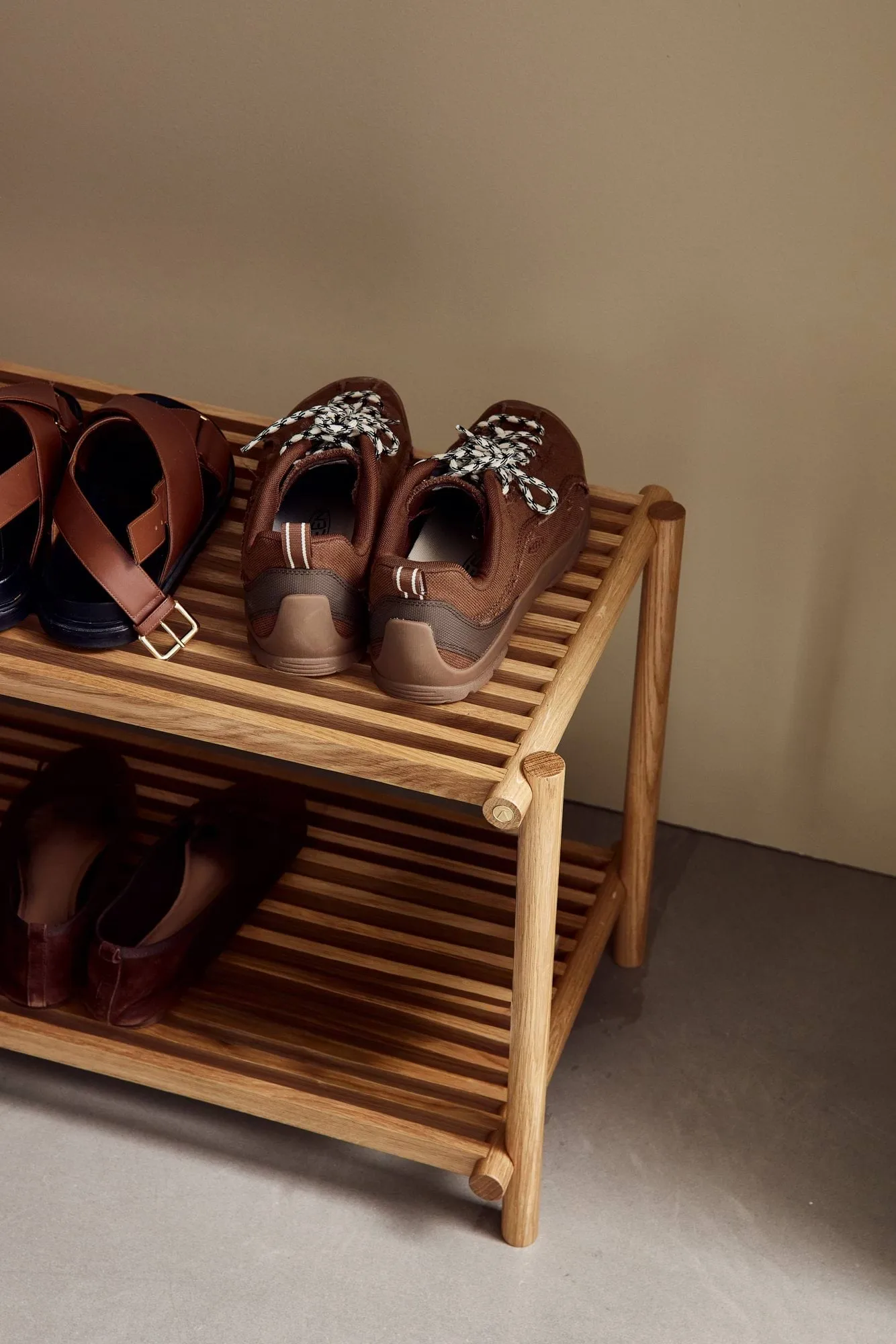 Column Shoe rack, Matt lackad ek Andersen Furniture