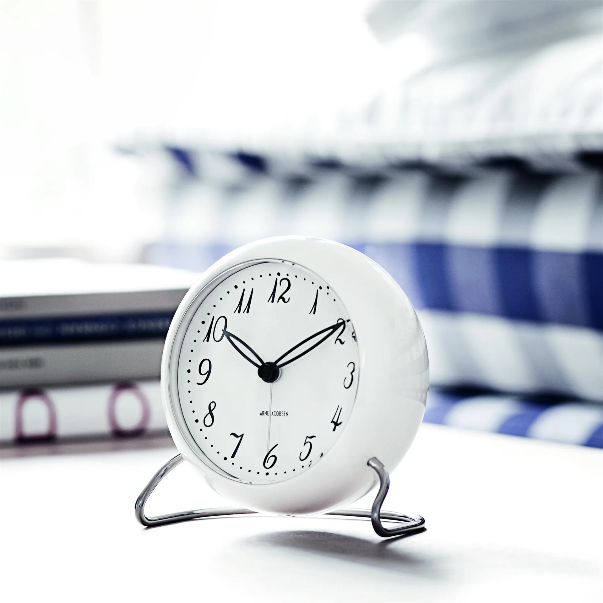 AJ LK bordsklocka, vit Arne Jacobsen Clocks