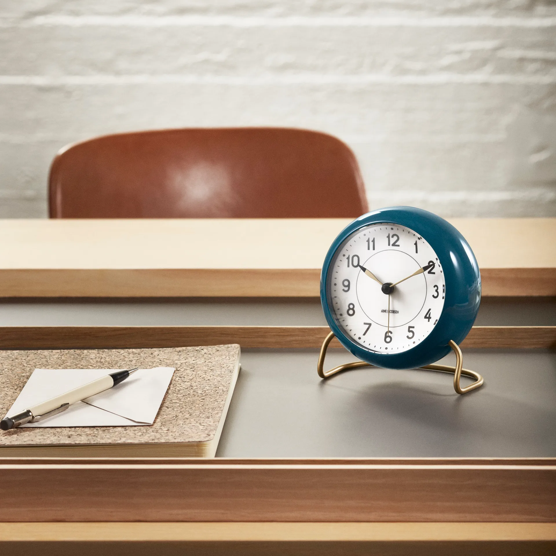 AJ Station bordsklocka petrolblå, petrolblå Arne Jacobsen Clocks