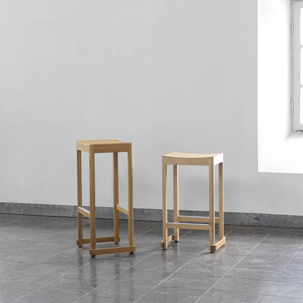 Atelier barpall, Svartlackerad björk-H65 cm Artek