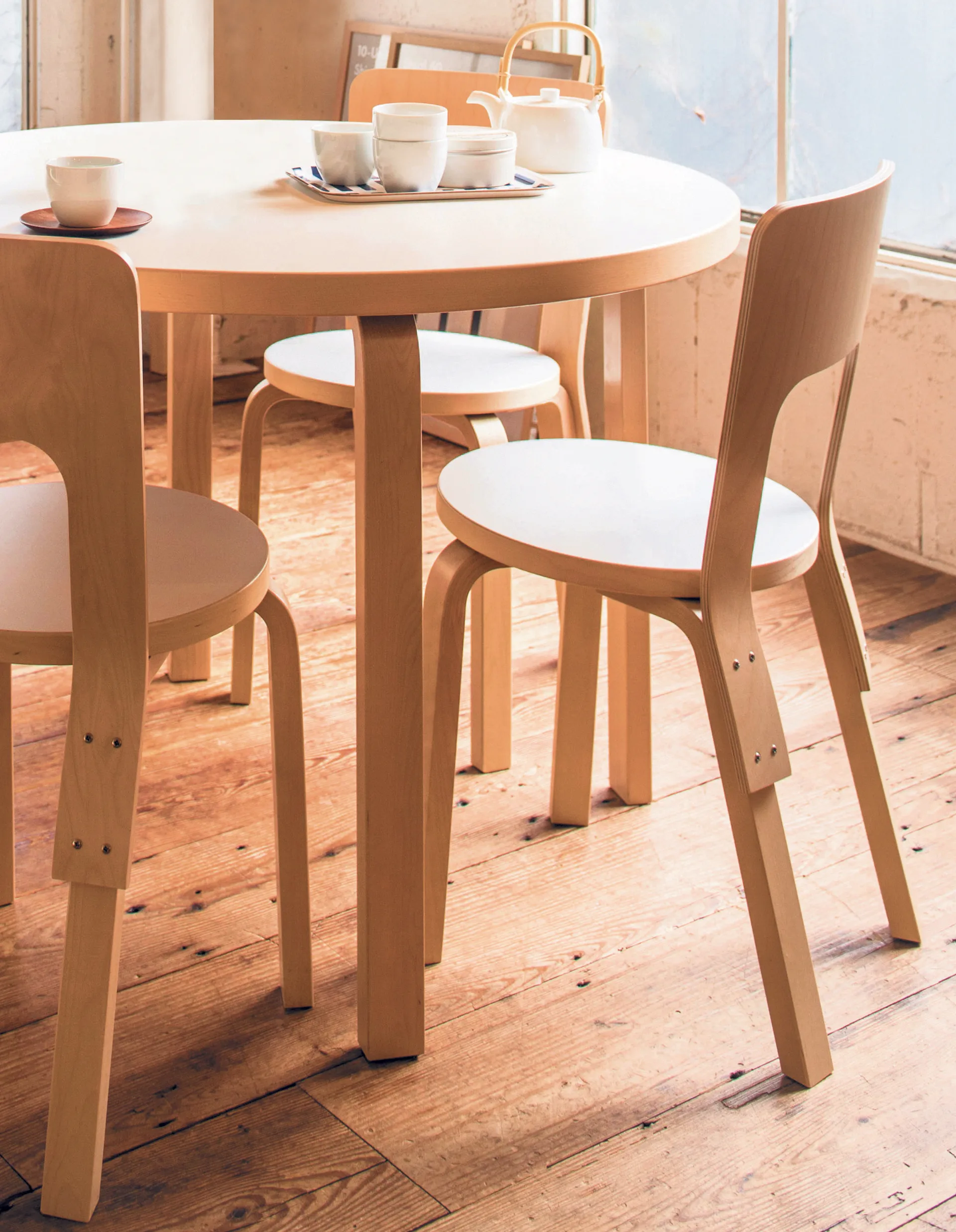 Chair 66 stol, Vitlackerad björk Artek