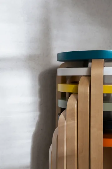 Stool 60 pall 3 st ben - Gul-Björk - Artek