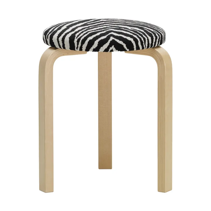 Stool 60 rund pall 3 st ben - Klarlackerad björk-tyg Zebra svart, Ø38x44 cm - Artek