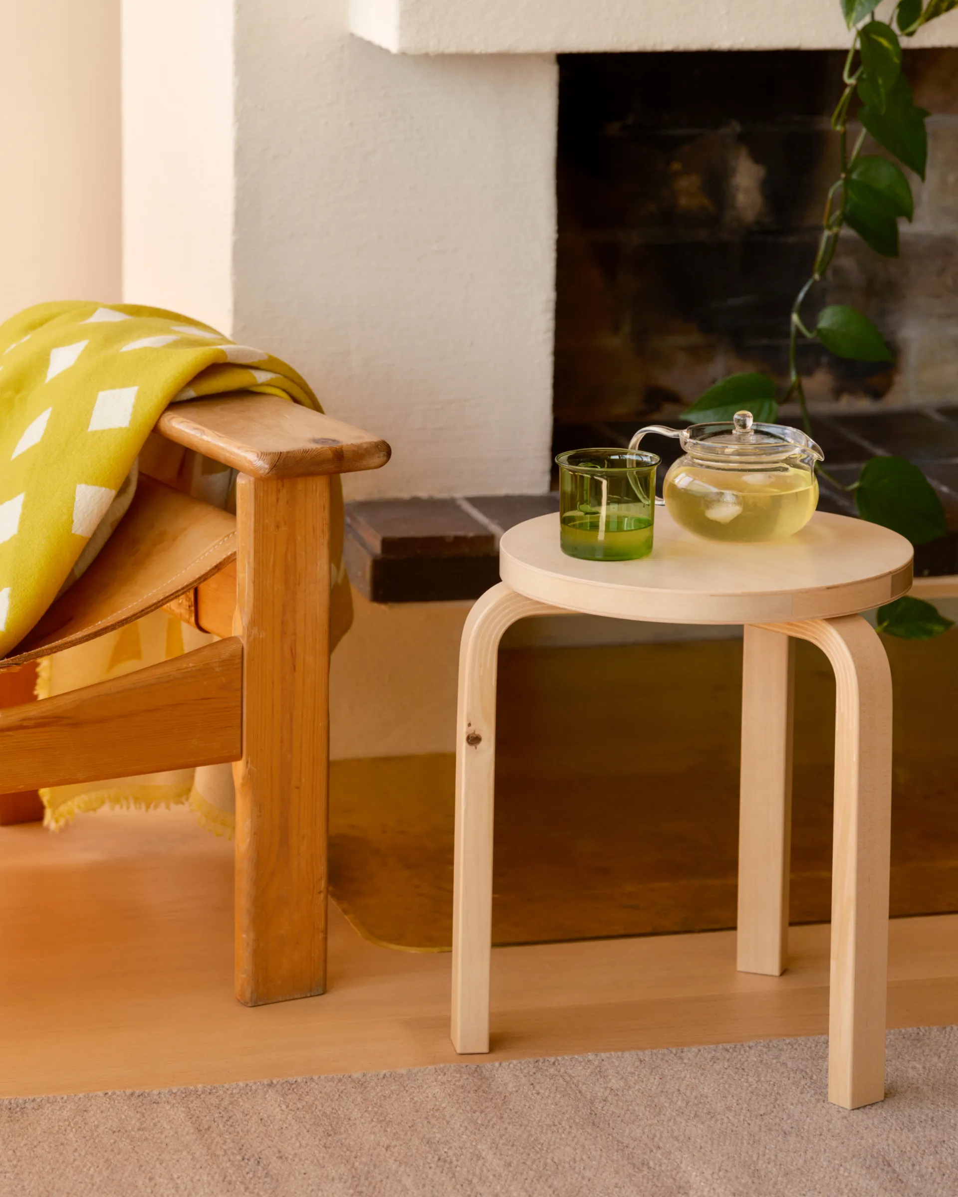 Stool 60 Villi rund pall jubileumsutgåva 90 år, Björk, Ø38x44 cm Artek
