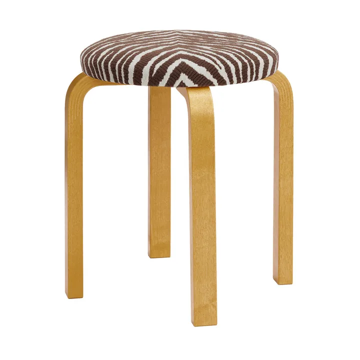 Stool E60 rund pall 4 st ben - Honungsbetsad björk-tyg Zebra brun, Ø38x44 cm - Artek