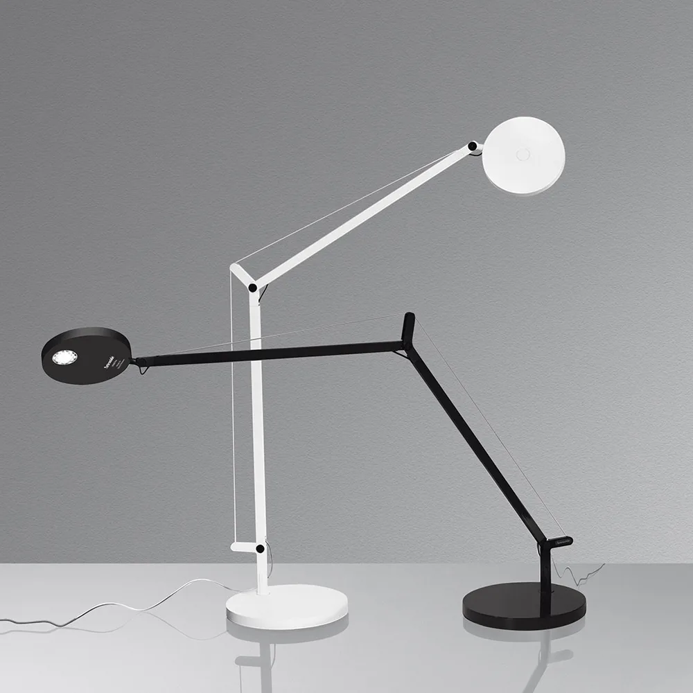 Demetra bordslampa - Glossy black Artemide