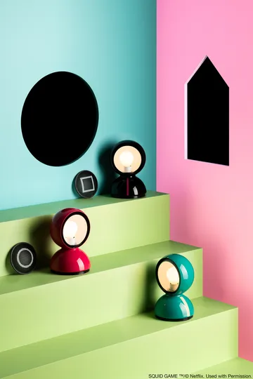 Eclisse x Squid Game bordslampa Special Edition - Guard pink - Artemide