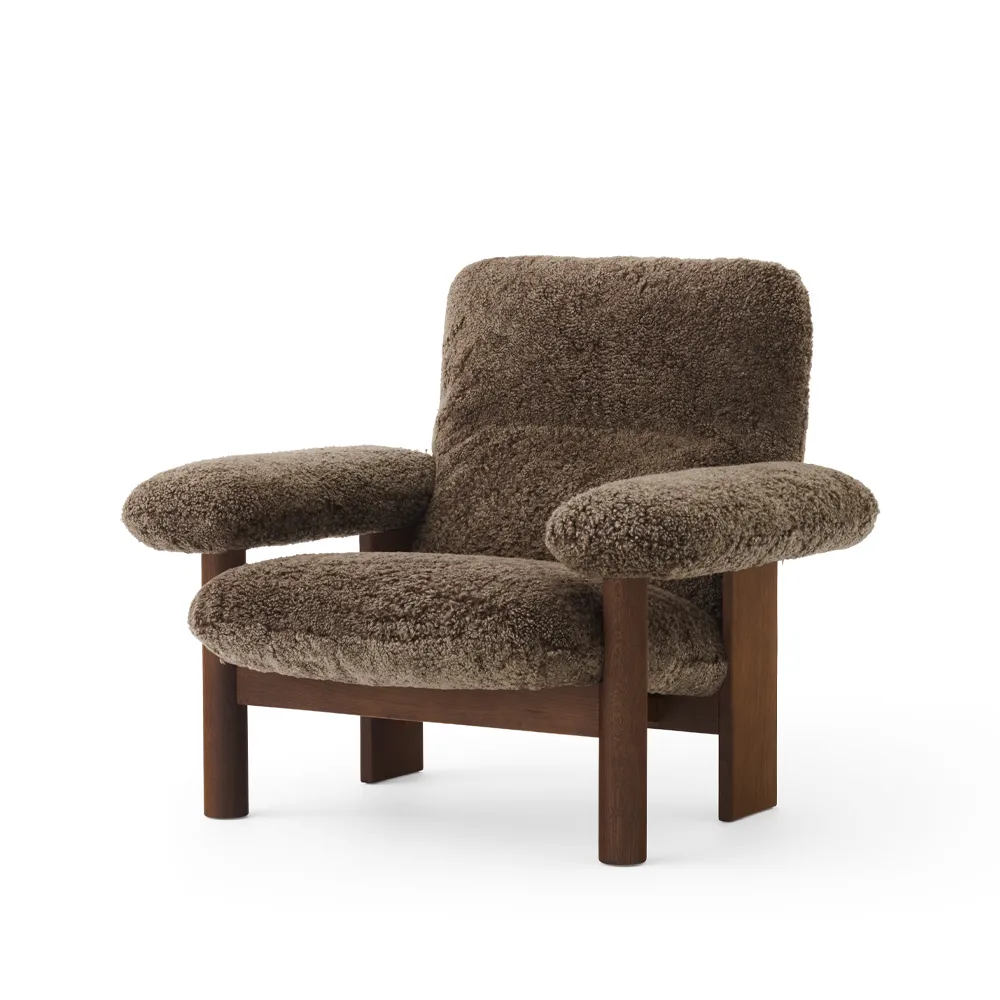Brasilia fåtölj, Dark oak-Root sheepskin Audo Copenhagen