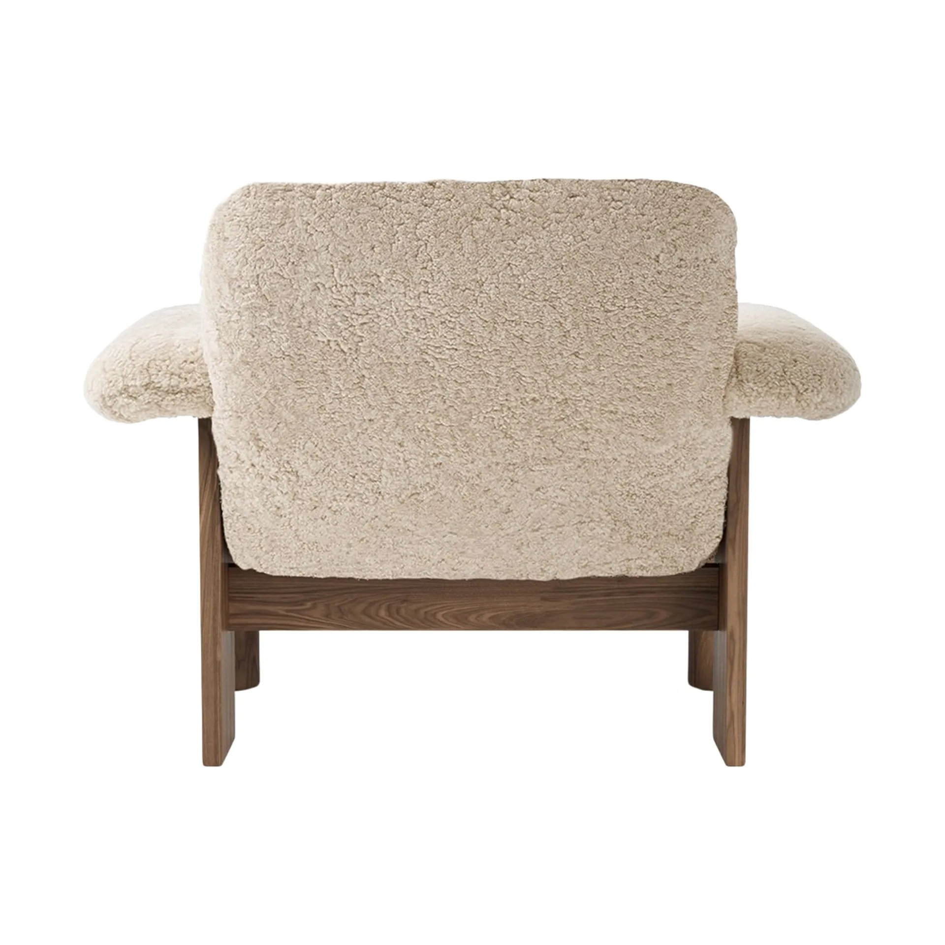 Brasilia fåtölj low back, Walnut-Nature sheepskin curly Audo Copenhagen