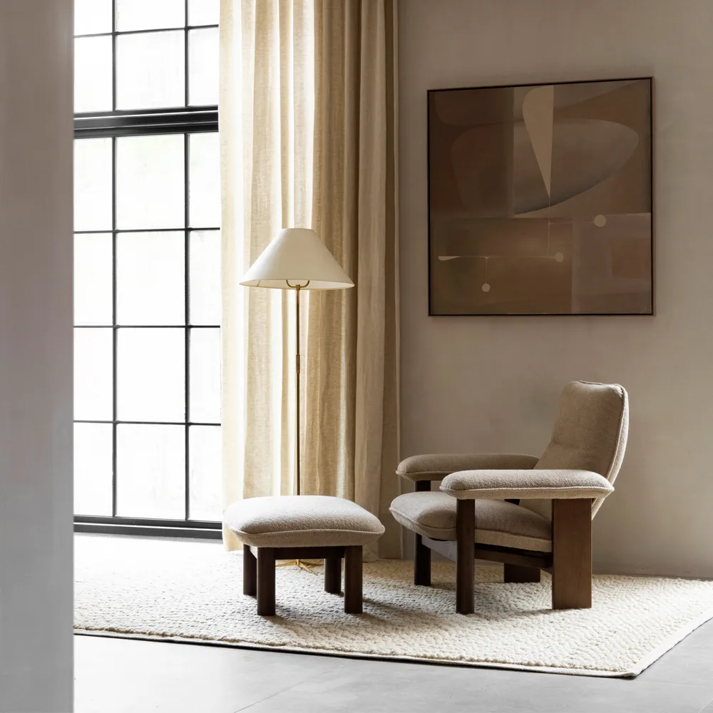 Brasilia fåtölj, Walnut-Bouclé 02 beige Audo Copenhagen