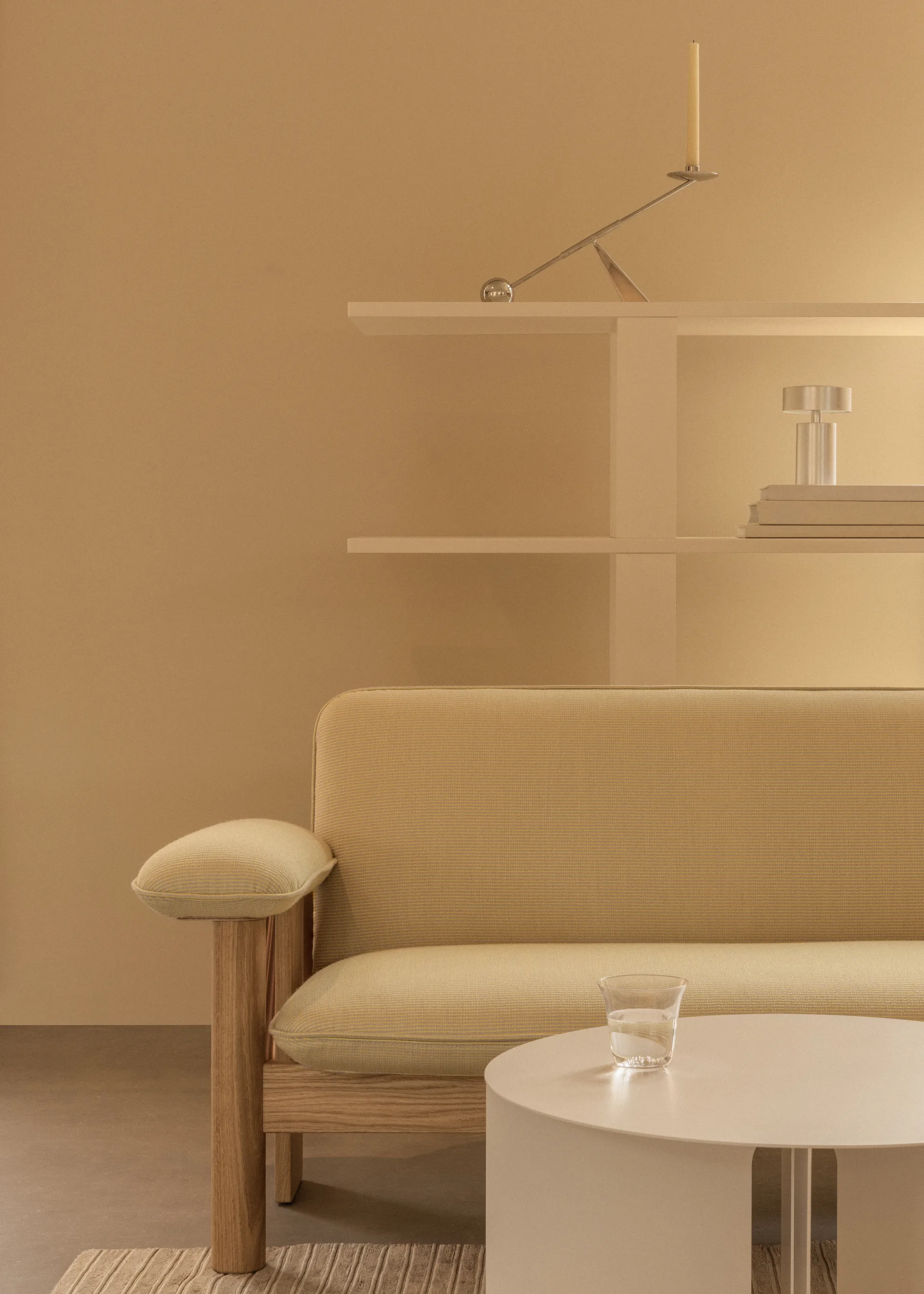 Brasilia soffa 2-sits, Dark oak-Audo Bouclé 02 Audo Copenhagen