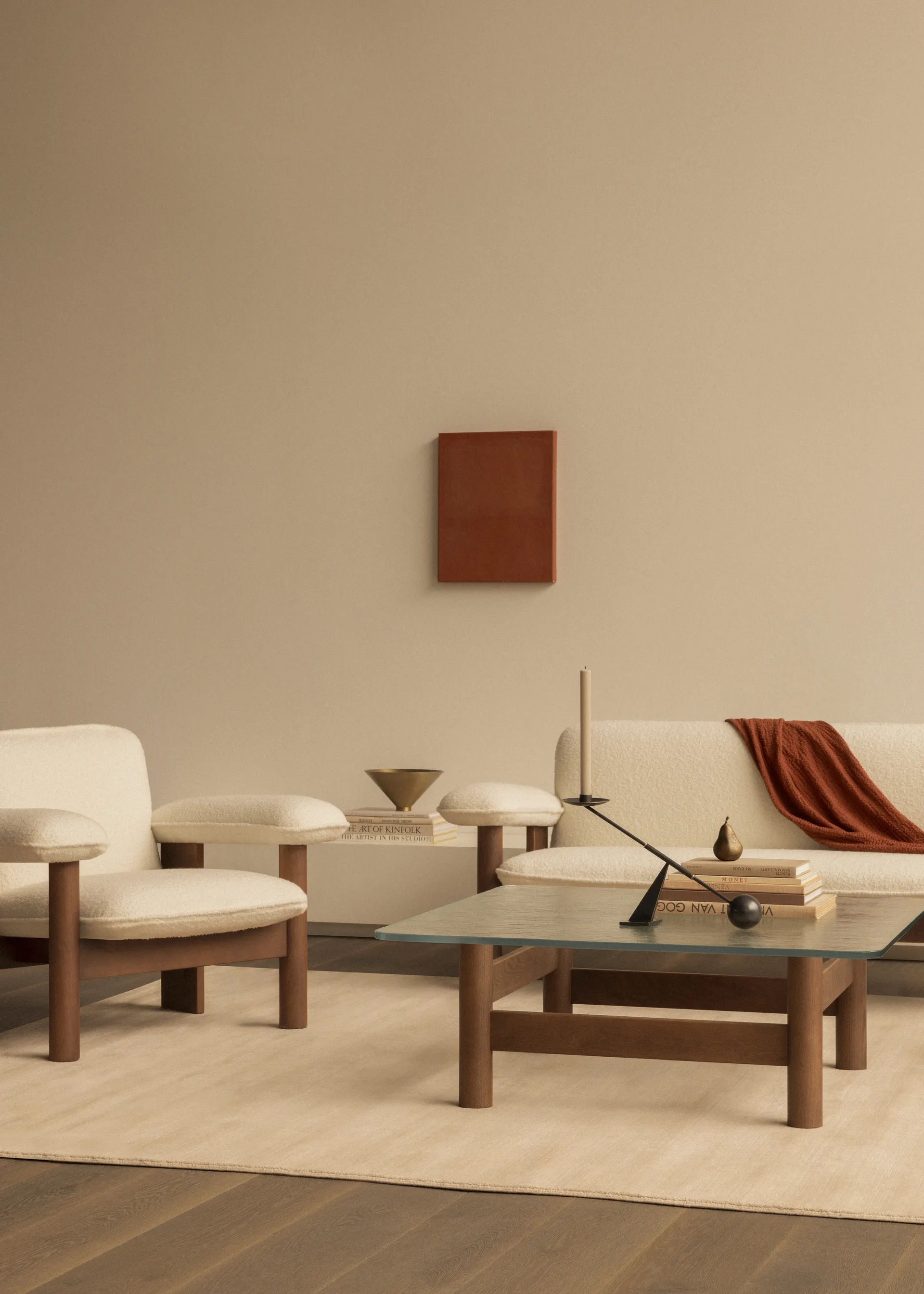 Brasilia soffa 2-sits, Dark oak-Sahara sheepskin curly Audo Copenhagen