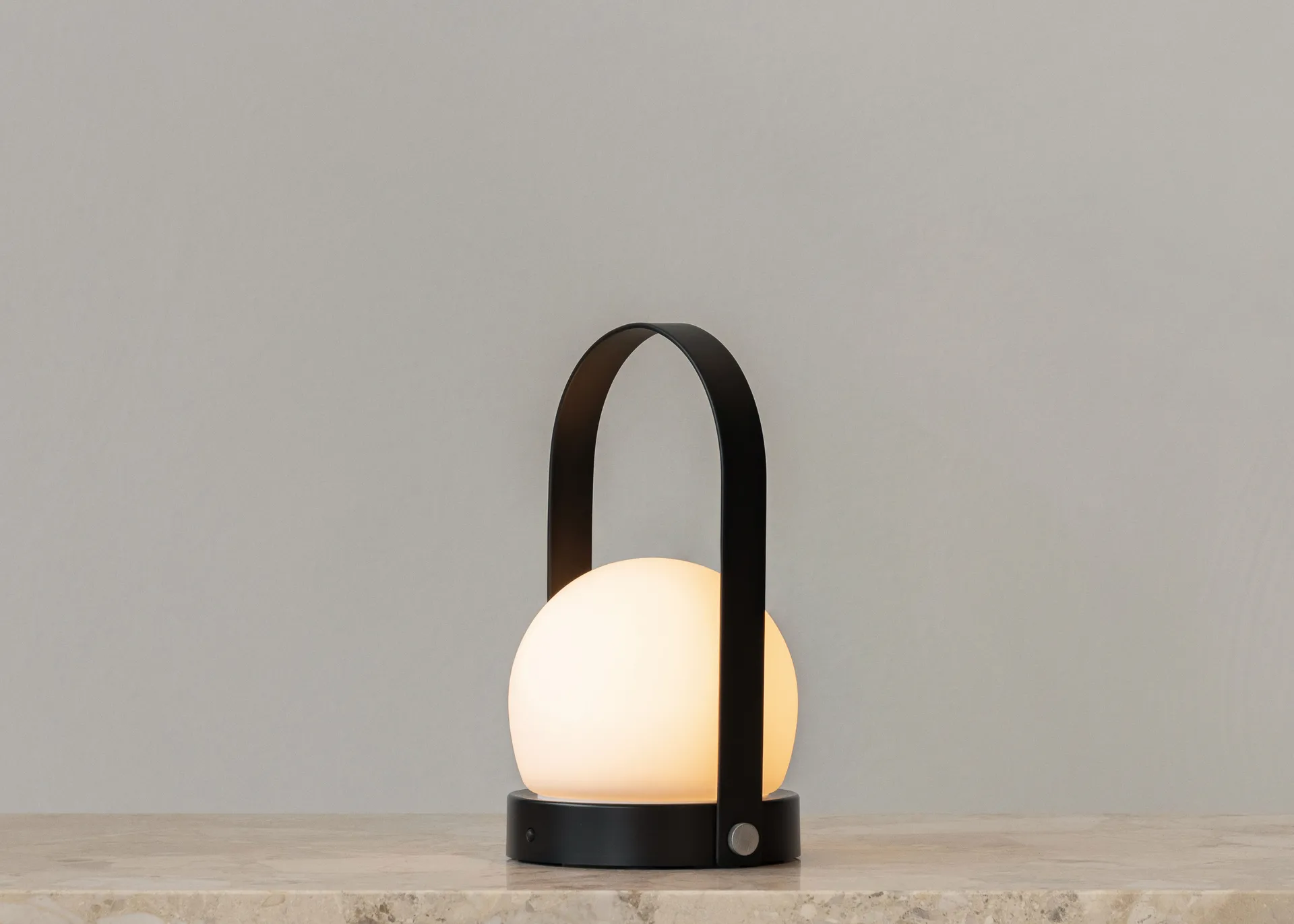 Carrie portabel bordslampa, Black Audo Copenhagen