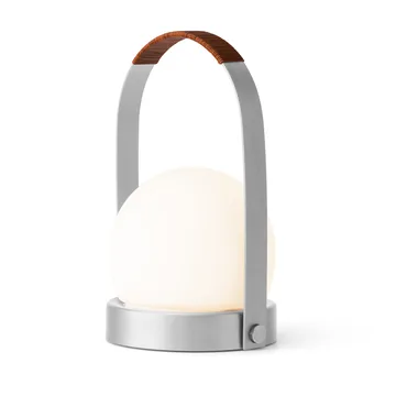 Carrie portabel bordslampa - Borstad aluminium - Audo Copenhagen