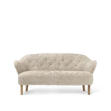 Ingeborg 2,5-sits soffa - fårskinn moonlight, ben ek natur - Audo Copenhagen