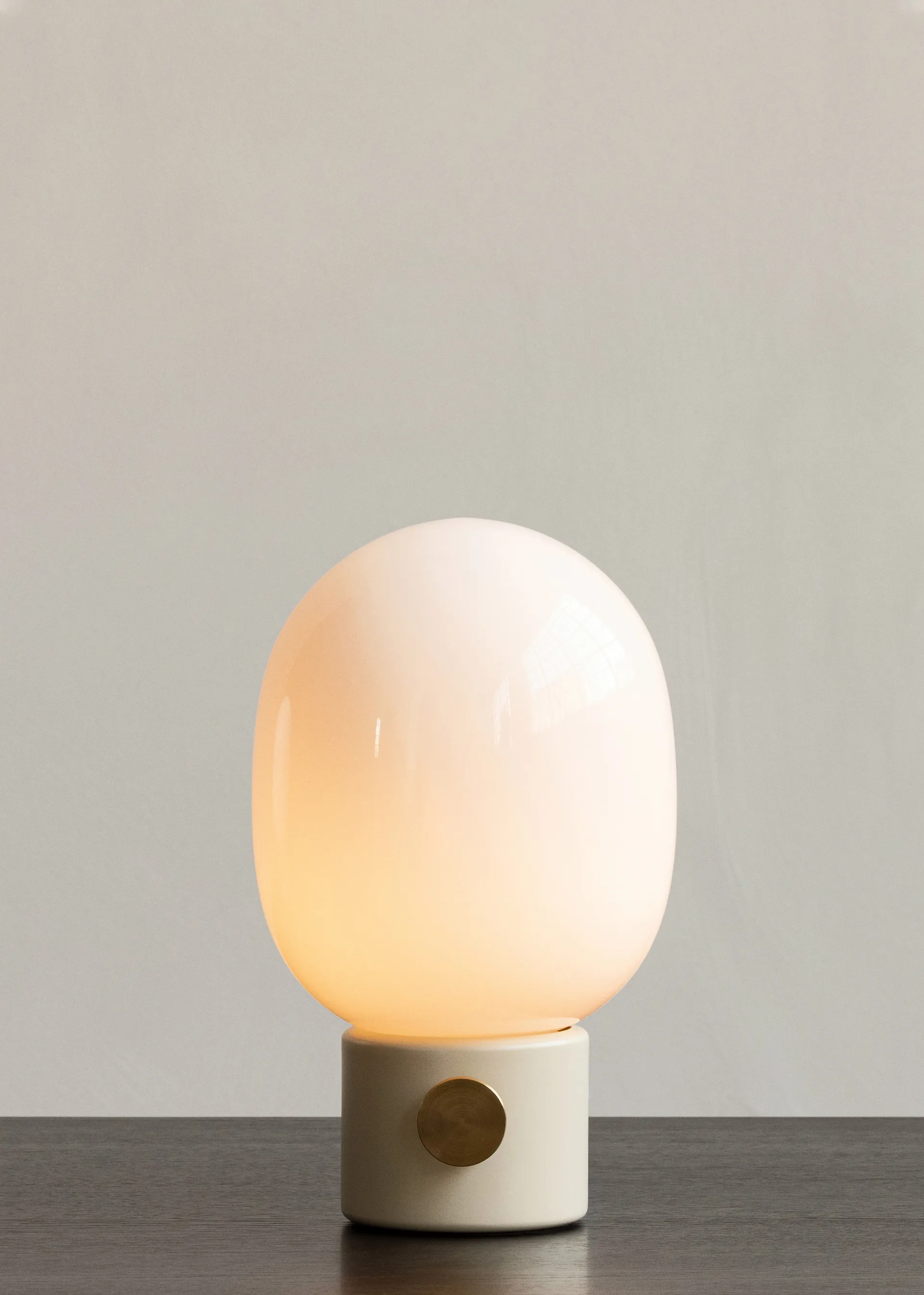 JWDA bordslampa, Alabaster white, Small Audo Copenhagen