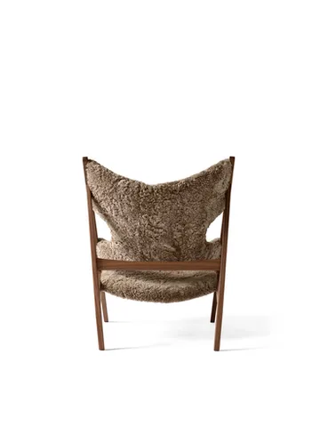 Knitting loungefåtölj - fårskinn sahara, stativ valnöt - Audo Copenhagen