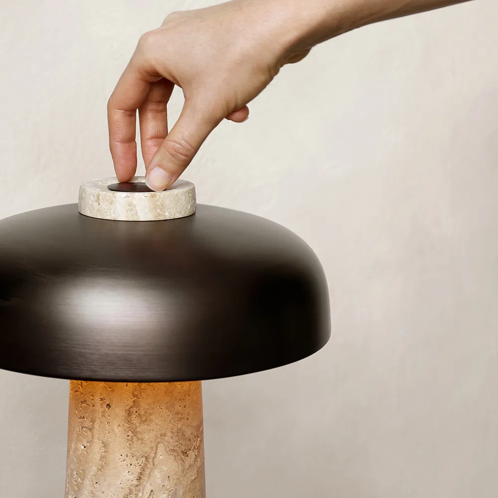Reverse bordslampa 30 cm, Travertin-bronsad mässing Audo Copenhagen