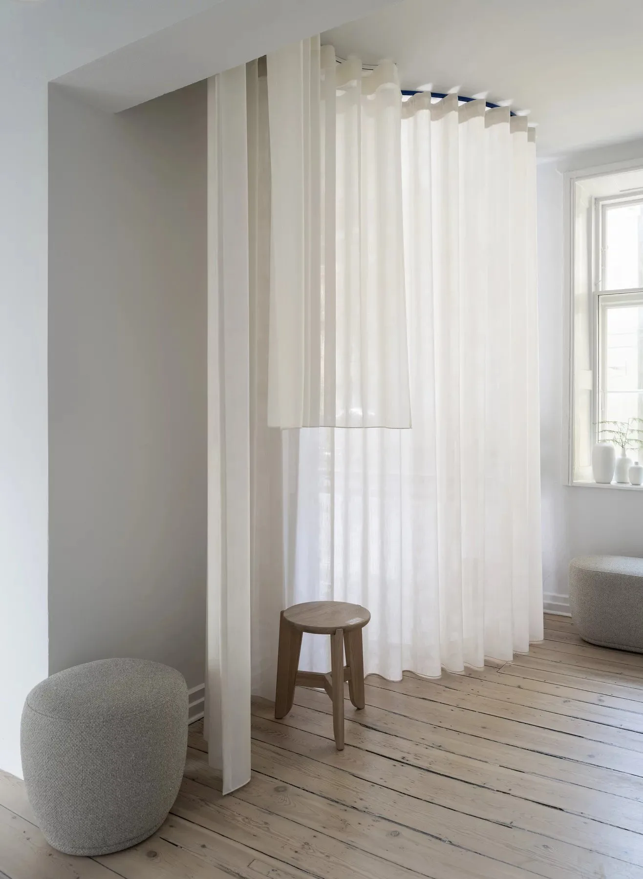 Kuon sittpuff Ø48x45 cm, Socia desert blomus