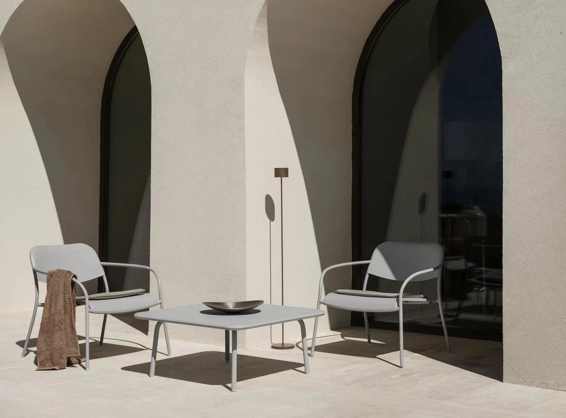 YUA lounge table bord 80x80 cm, Silk grey blomus
