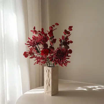 Berry drama konstgjord bukett - Spindelkrysantemum, nejlika, eukalyptus, 84 cm - Botané
