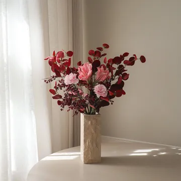Burgundy blush konstgjord bukett - Amaryllis, nejlika, bärkvistar, eukalyptus, 84 cm - Botané