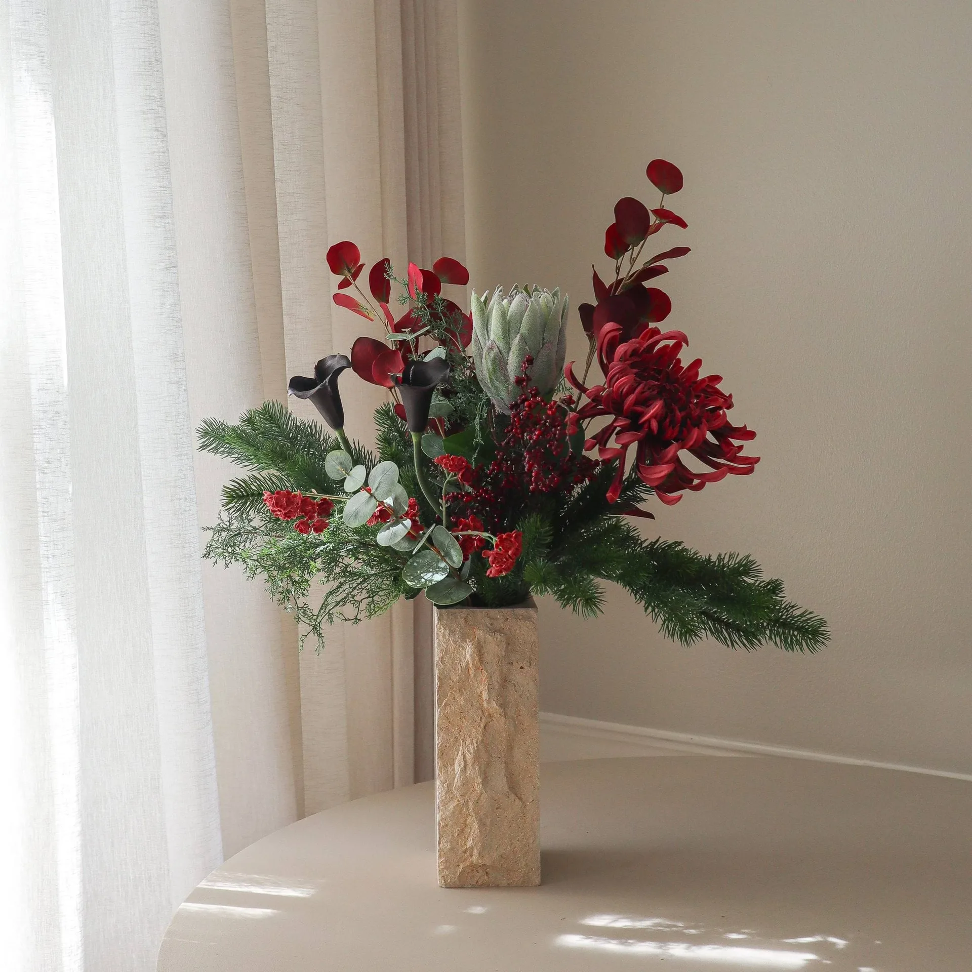 Wild winter konstgjord bukett, Protea, spindelkrysantemum, kalla, eukalyptus, 84 cm Botané