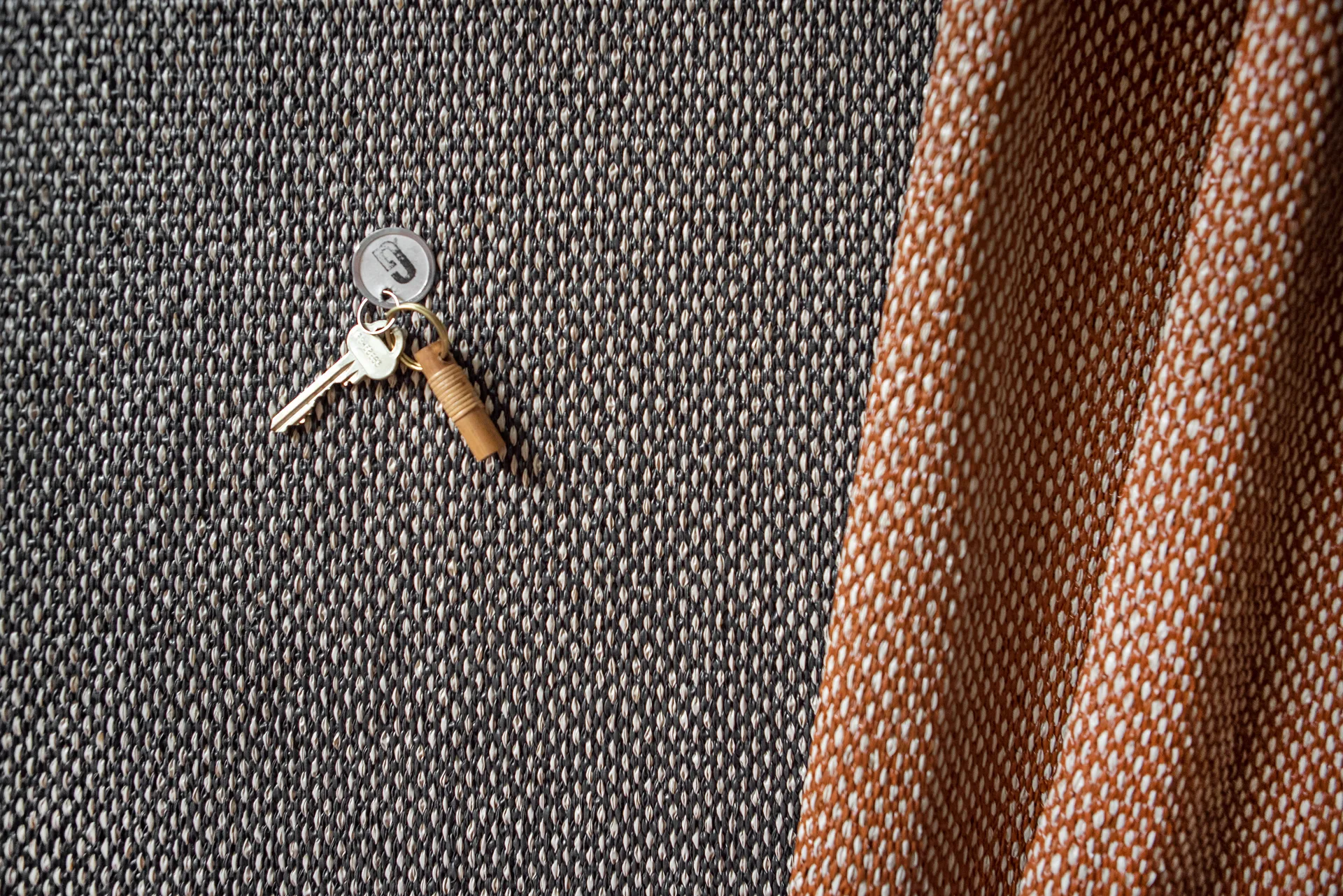 Moor matta mud (svart-terrakotta), 70x300 cm Brita Sweden