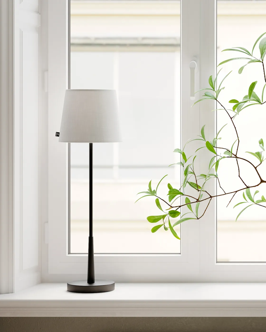 Lumi bordslampa 68,5 cm, Matt svart-vit By Rydéns