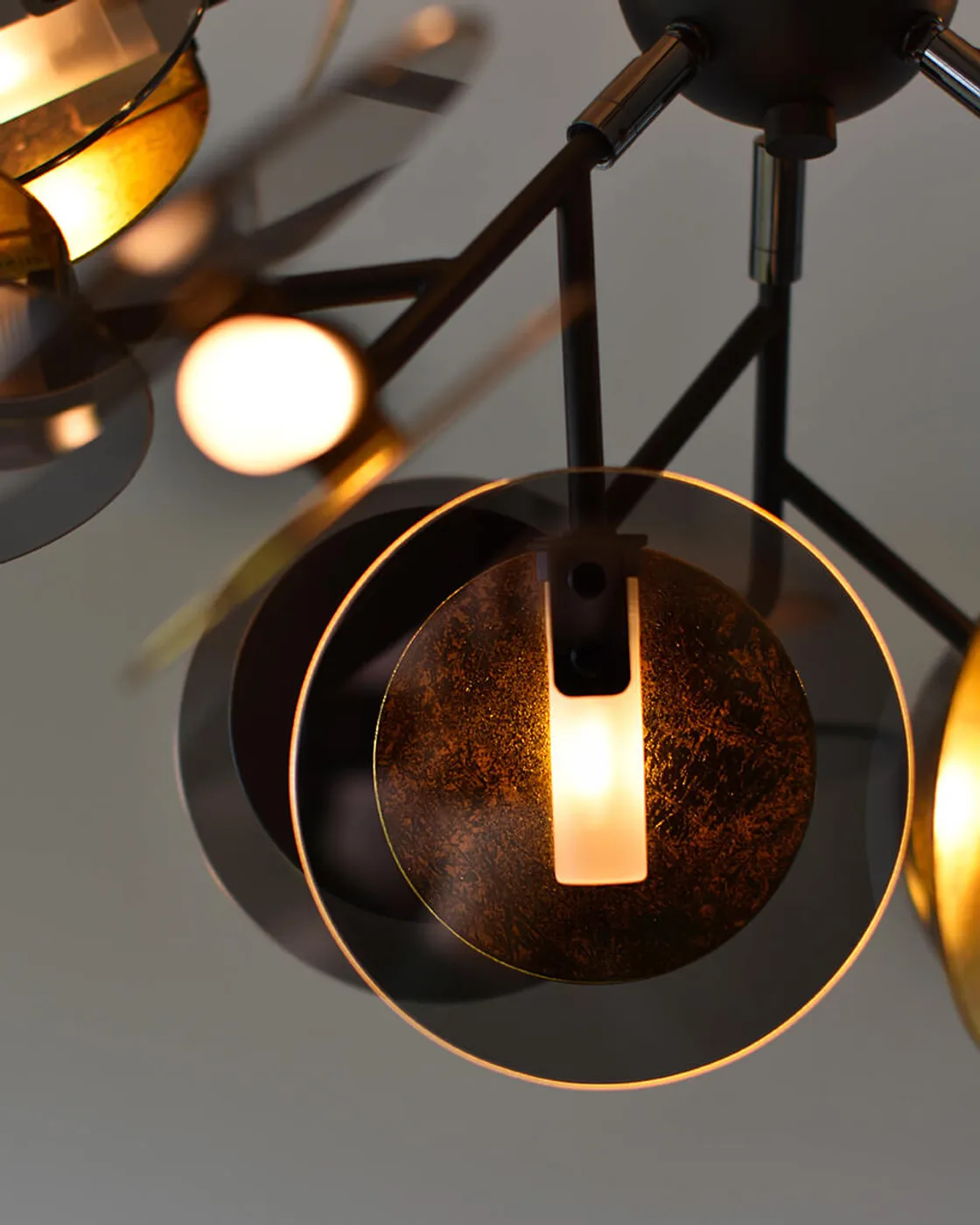 Turno taklampa Ø80 cm, Matt svart-guld By Rydéns