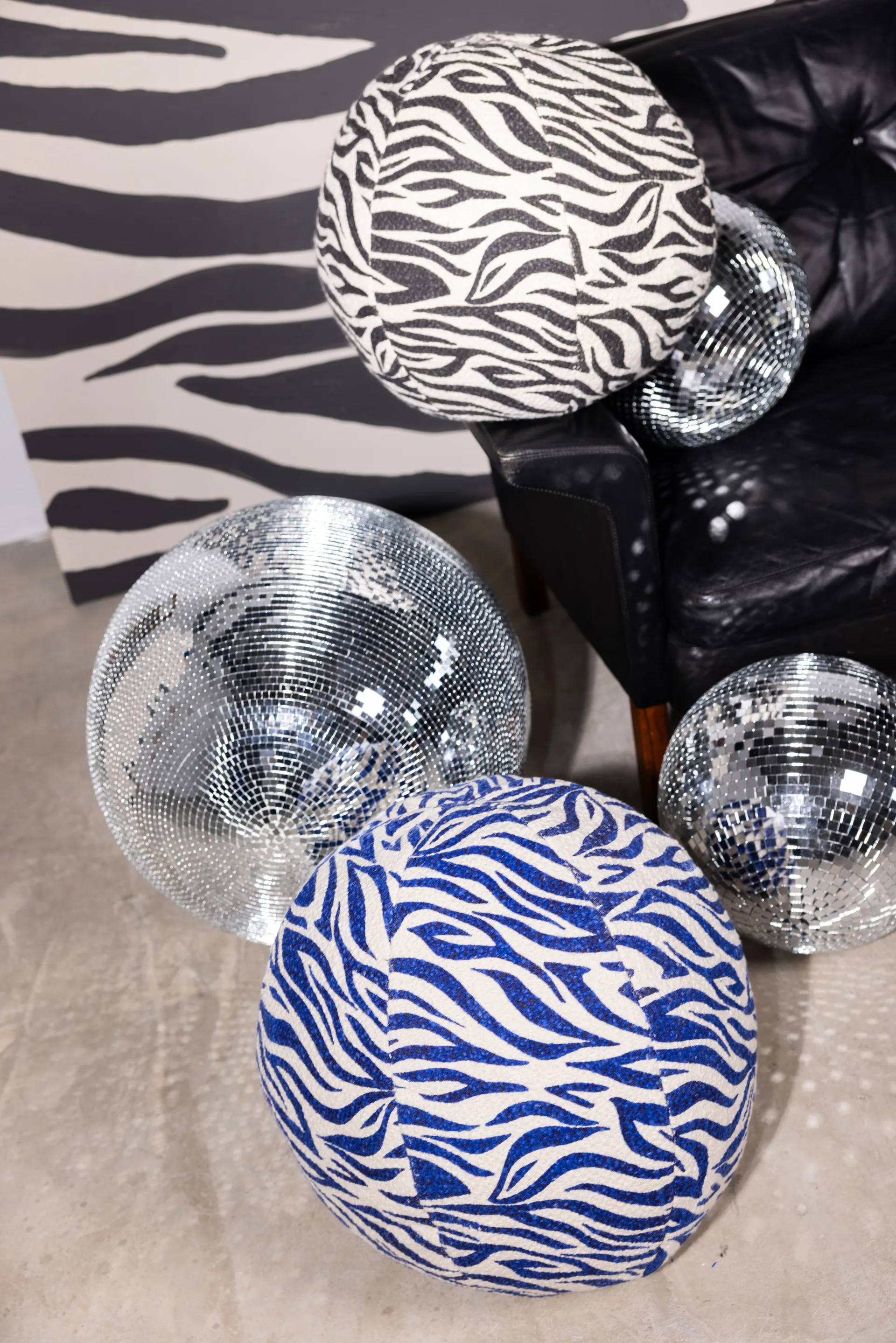 Anima kudde Ø35 cm, Zebra-blå Byon
