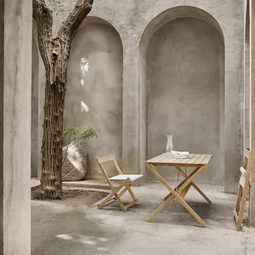 BM4570 stol - tyg heritagepapyrus 18006 vit, obehandlat teakstativ - Carl Hansen & Søn