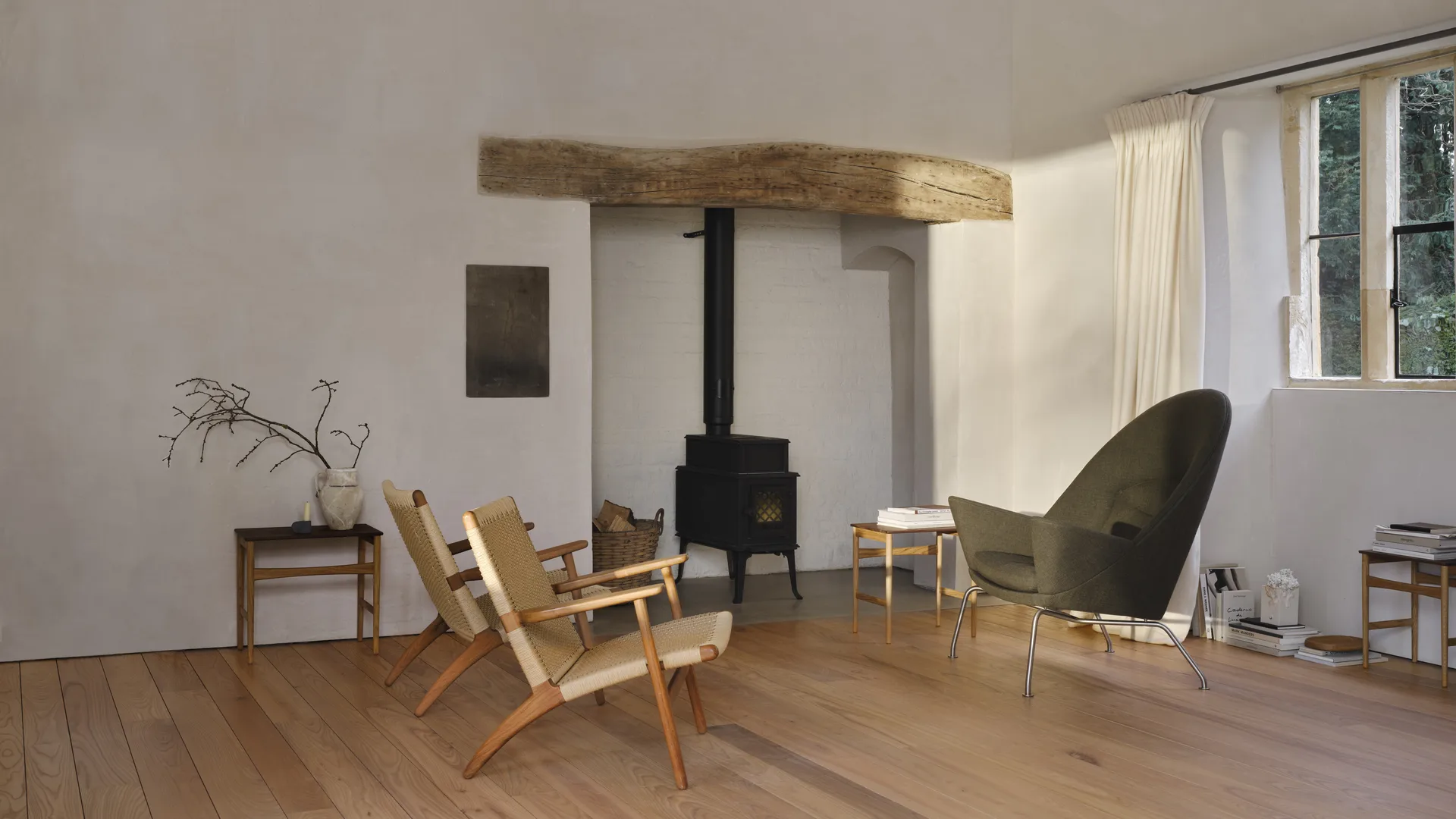 CH004 nesting tables satsbord, Oljad ek-valnöt Carl Hansen & Søn