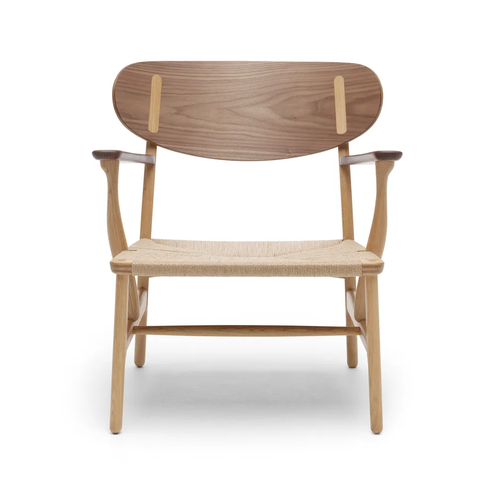 CH22 fåtölj, Klarlack ek-valnöt-naturflätad Carl Hansen & Søn