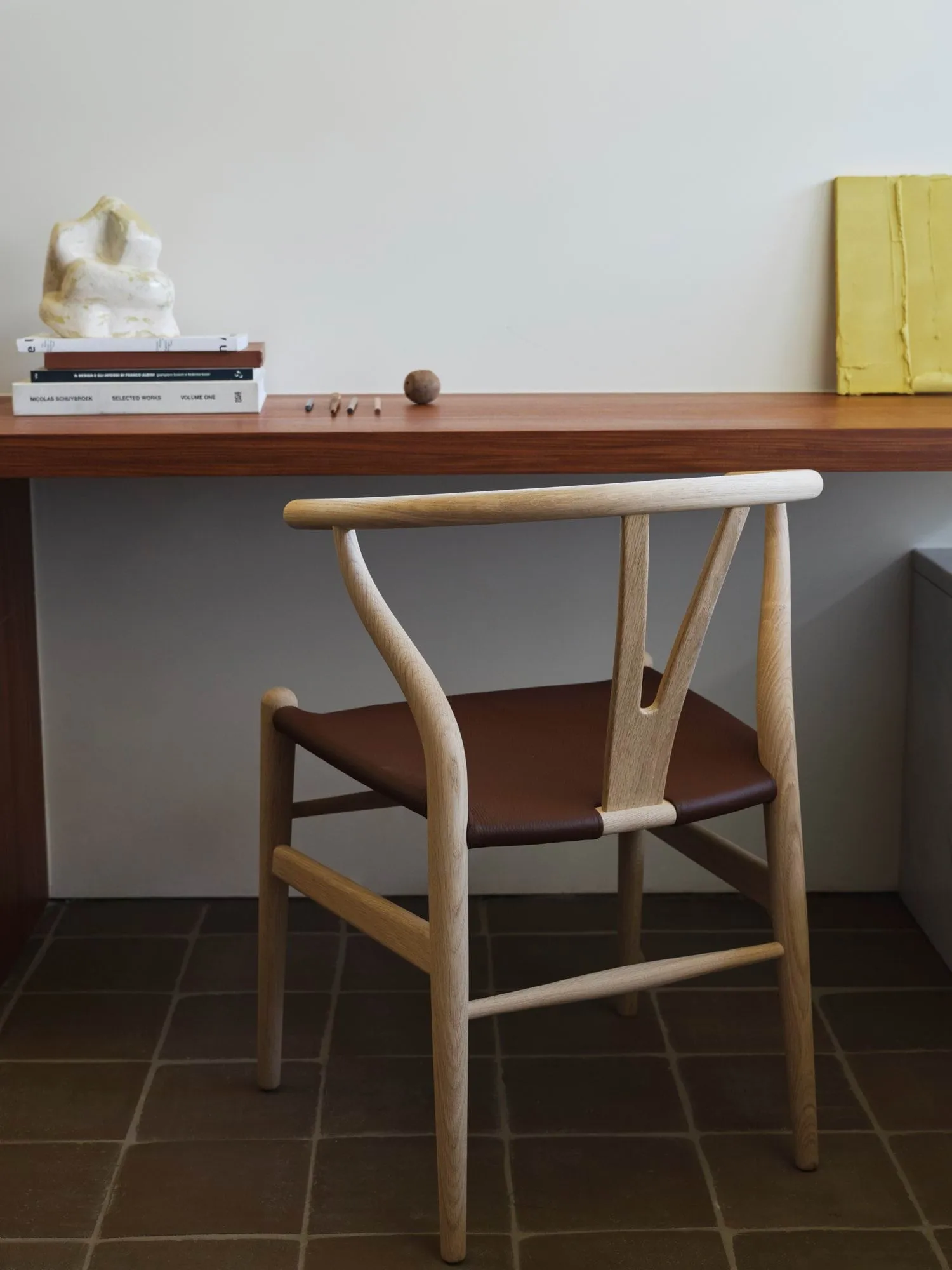 CH24P Y-stol, Läder Loke 7060-såpad ek Carl Hansen & Søn