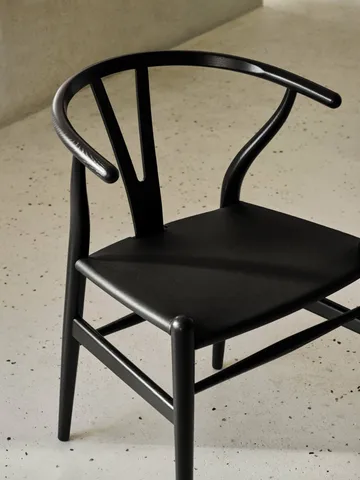 CH24P Y-stol - Läder Thor 301-svartlackerad ek - Carl Hansen & Søn