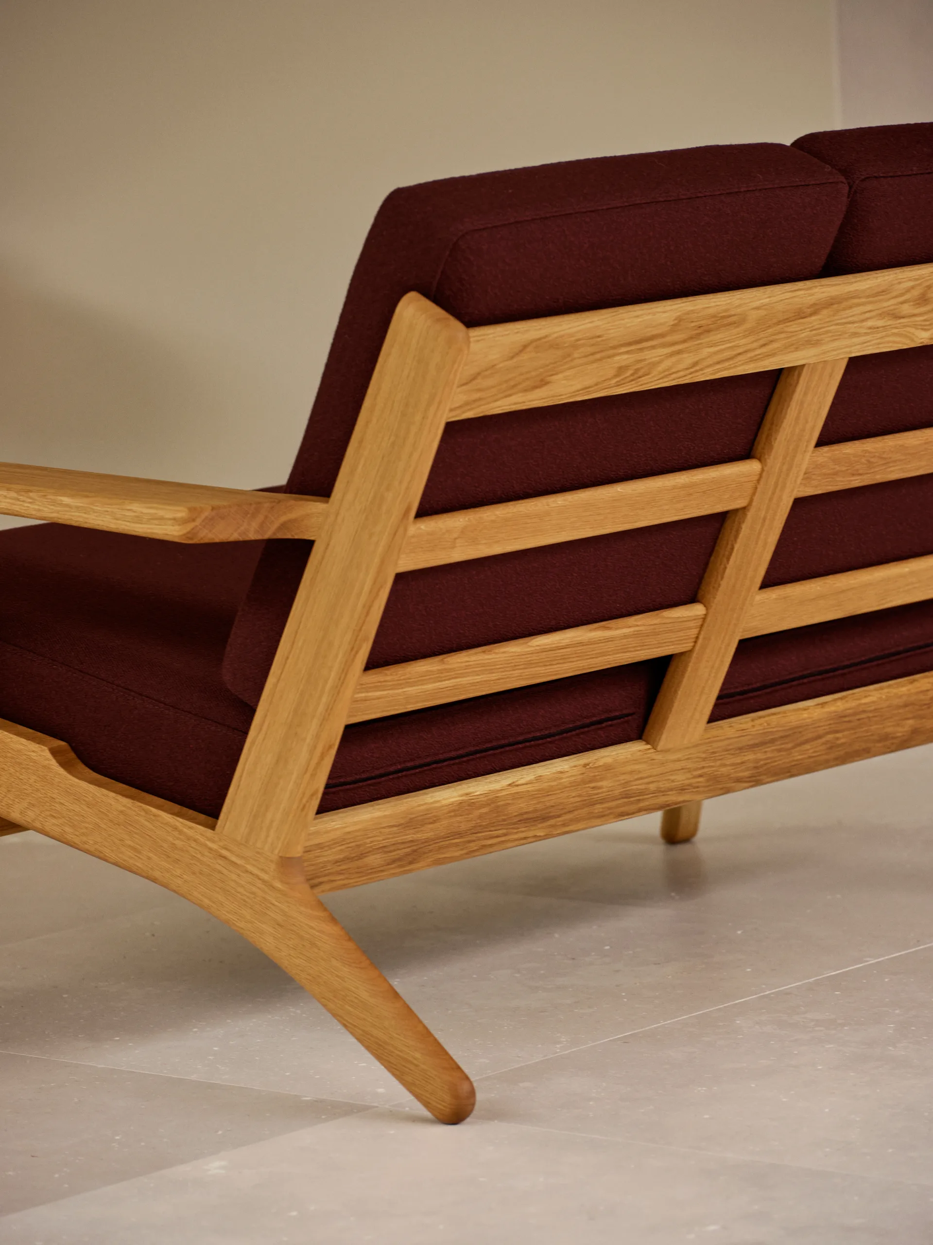 CH292 soffa 2-sits, Vidar 0693-oljad ek Carl Hansen & Søn