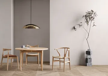CH337 matbord utdragbart med plats för 2 ilägg - Vitoljad ek - Carl Hansen & Søn