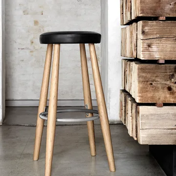 CH56 barpall hög - Brunt läder-oljat ekstativ - Carl Hansen & Søn
