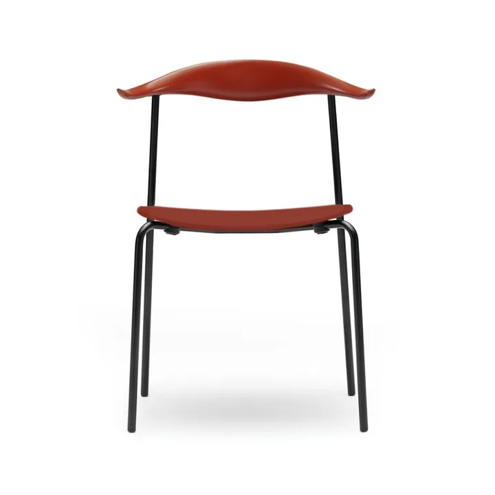 CH88T stol - Rödlackad bok-svartlack - Carl Hansen & Søn
