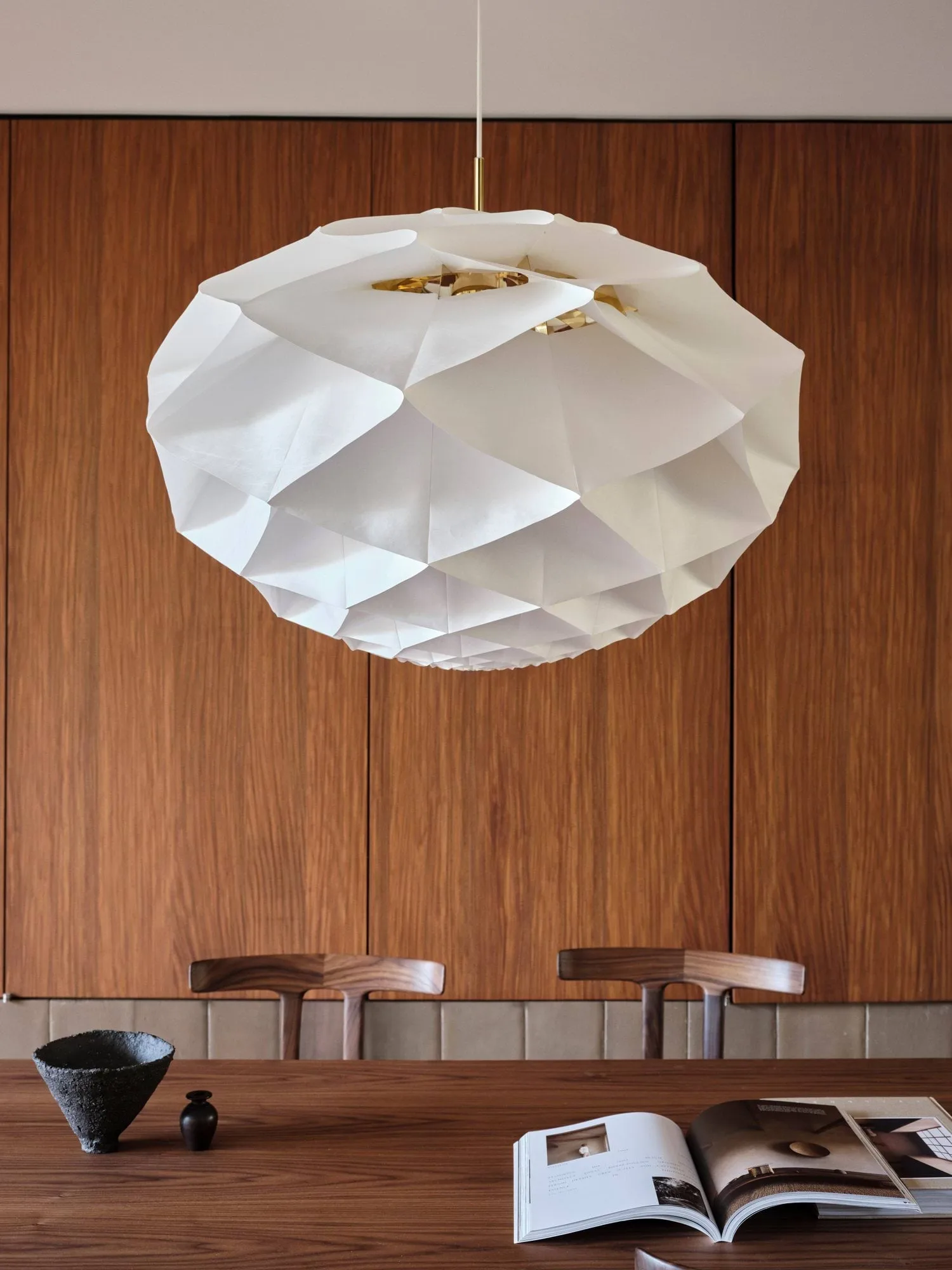 OS111 Begonya pendel, White-brass, Ø90 cm Carl Hansen & Søn