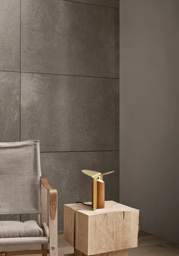 RF200 Petal bordslampa, Oiled oak-brass - Carl Hansen & Søn