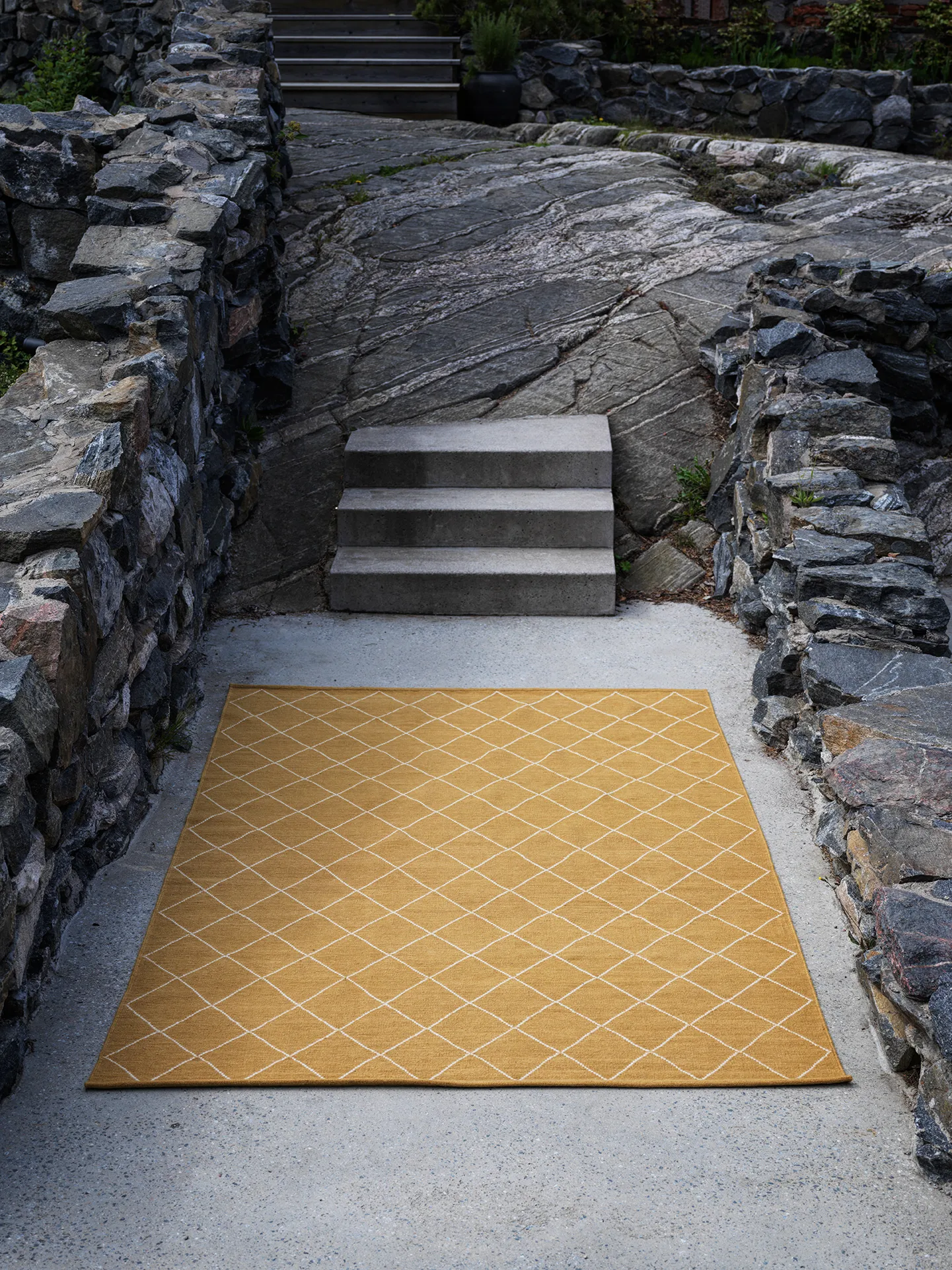 Diamond matta, Masala yellow/off white, 230x336 cm Chhatwal & Jonsson