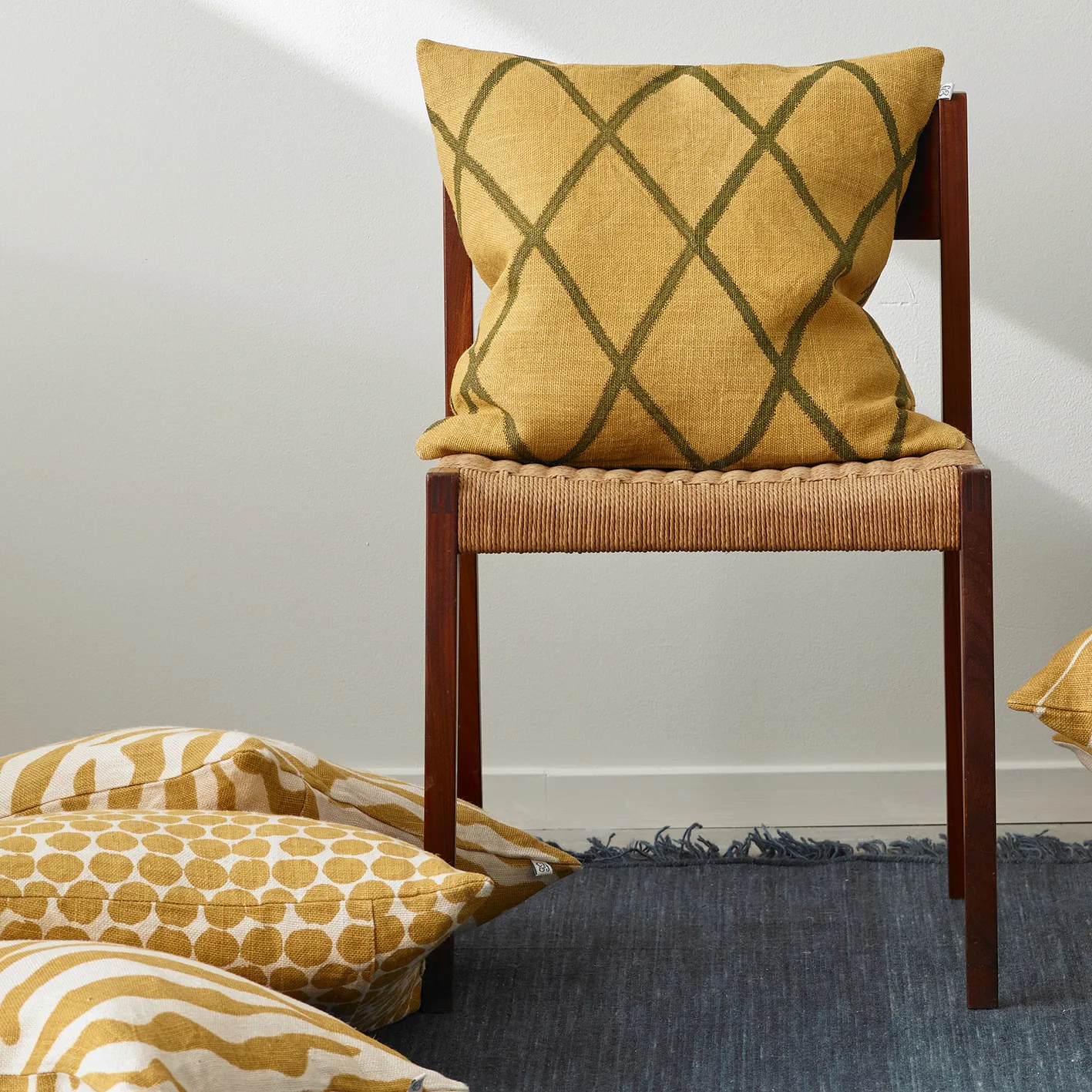 Dot Ari kuddfodral 50x50 cm, Spicy yellow Chhatwal & Jonsson