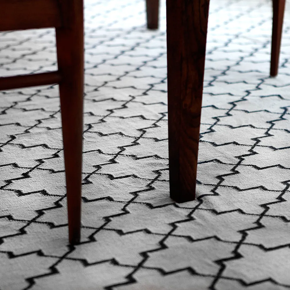 New Geometric matta, indigo melange/off white, 180x272 cm Chhatwal & Jonsson